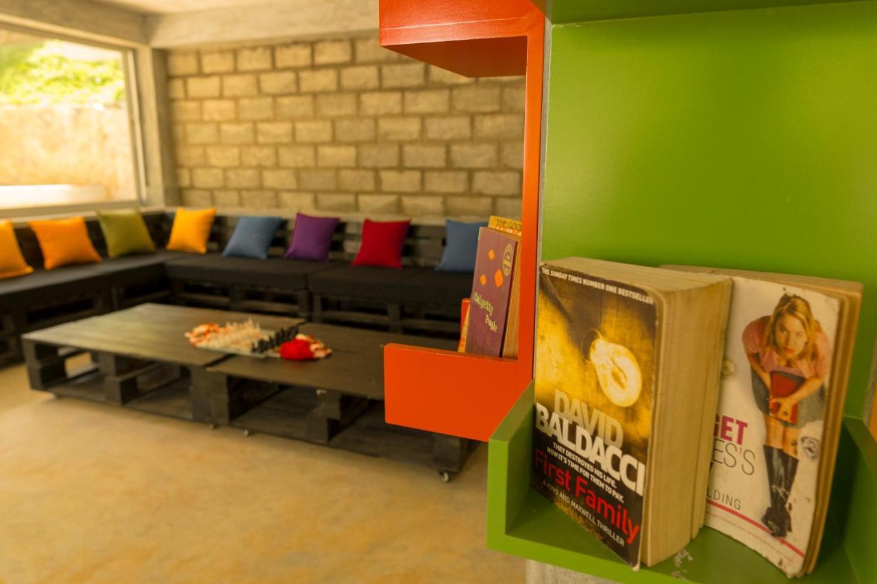 Bunk Station Vandrerhjem Ella Eksteriør bilde